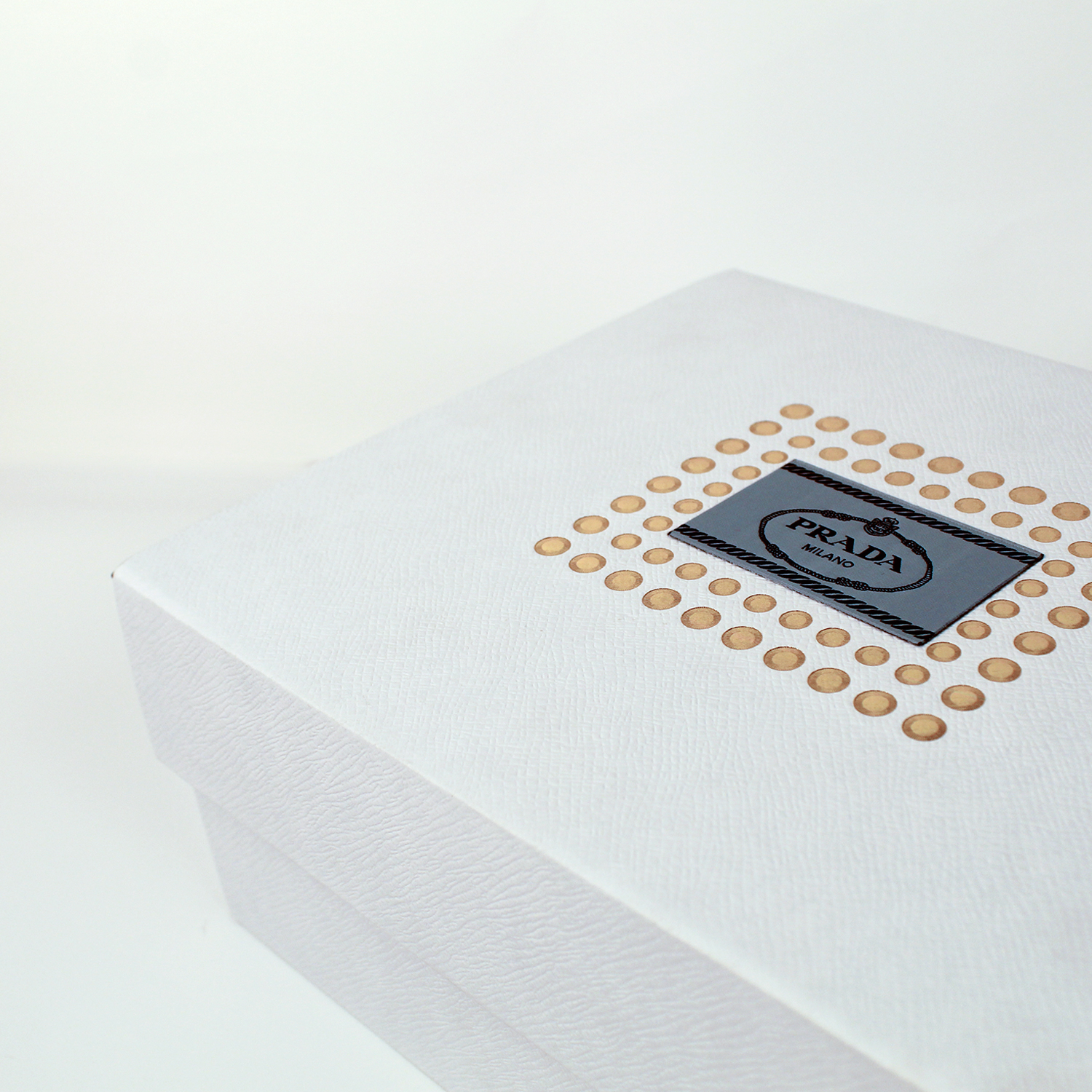 1 | Prada | Scatole - Boxes - Paper Planet